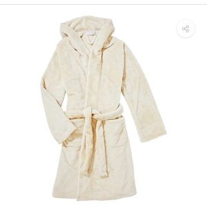 NWT Summer & Rose Cozy Robe